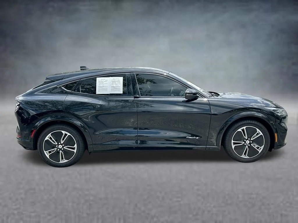 Used 2023 Shadow Black Ford Premium image 4