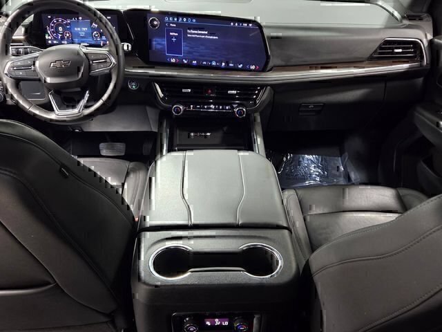 Used 2025 Black Chevrolet Z71 image 8