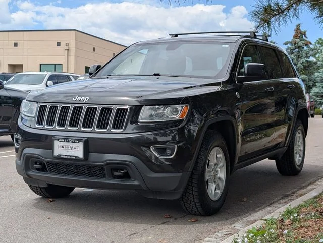 Used 2014 Brilliant Black Crystal Pearlcoat Jeep Laredo image 5
