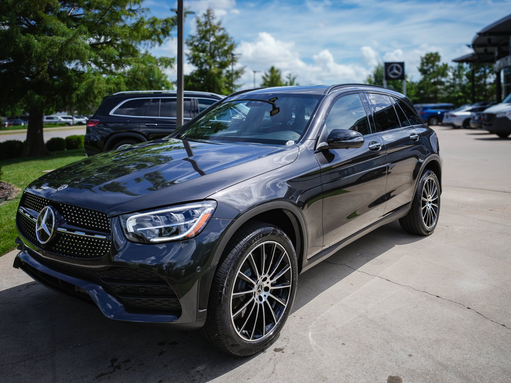 Used 2022 Graphite Gray Metallic Mercedes-Benz GLC 300 image 8