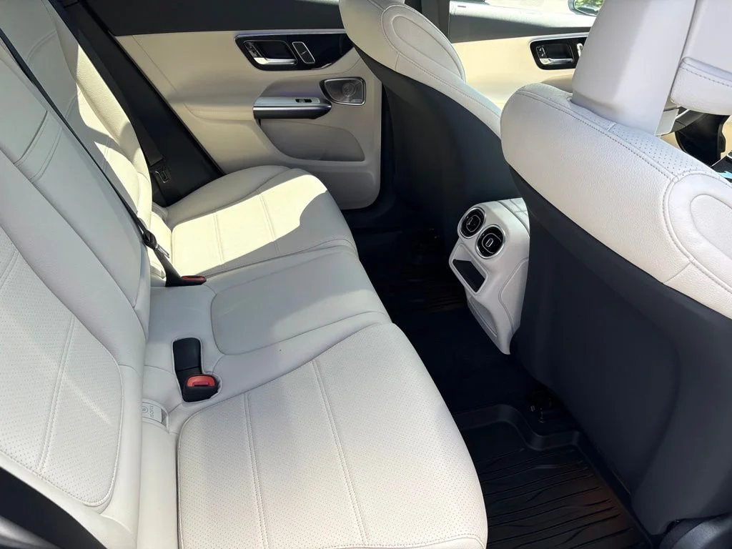 New 2027 Polar White Mercedes-Benz GLC 300 image 69