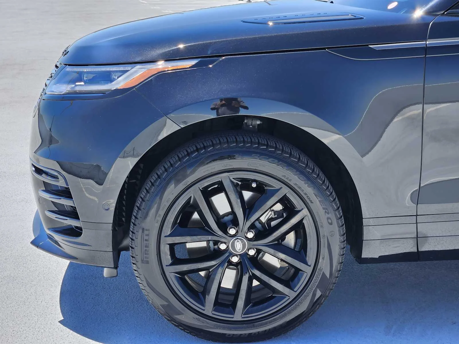 Certified Used 2026 Santorini Black Metallic Land Rover Dynamic SE image 12
