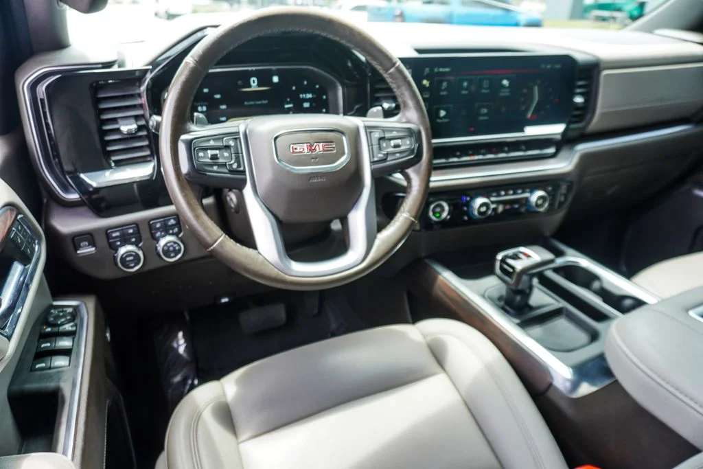 Used 2022 White GMC SLT image 13