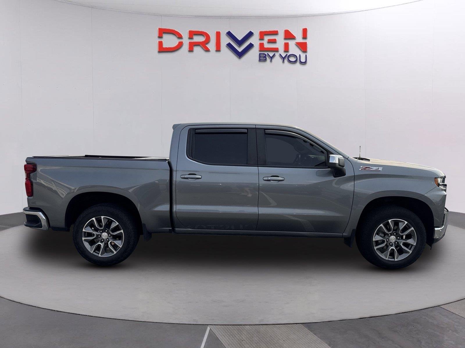 Used 2022 SATIN STEEL METALLIC Chevrolet LT image 3