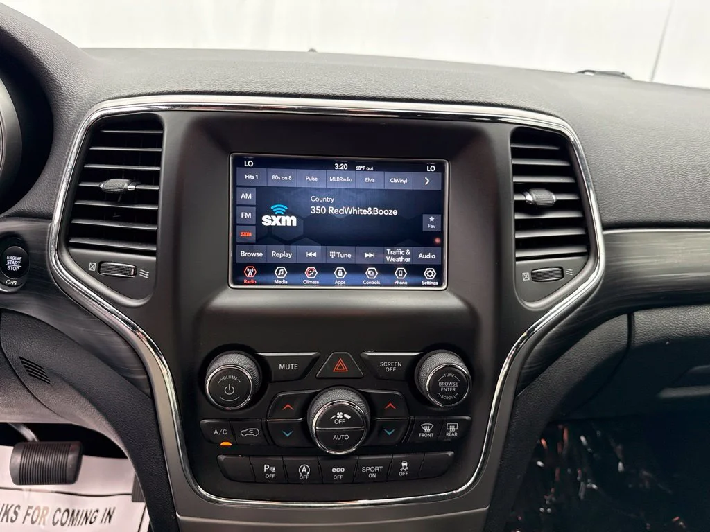 2021 Jeep Grand Cherokee LAREDO E SUV Slide 19