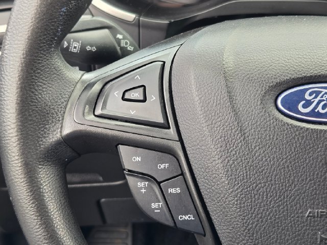 Used 2021 Black Ford SE image 27