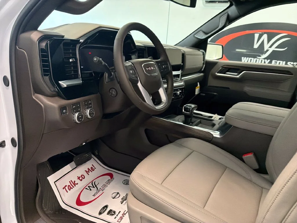 New 2026 Glacier White Tricoat GMC SLT image 9