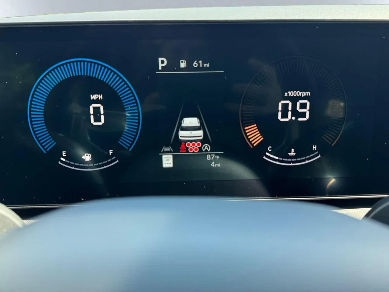 New 2027 Silver Hyundai SE AWD image 5