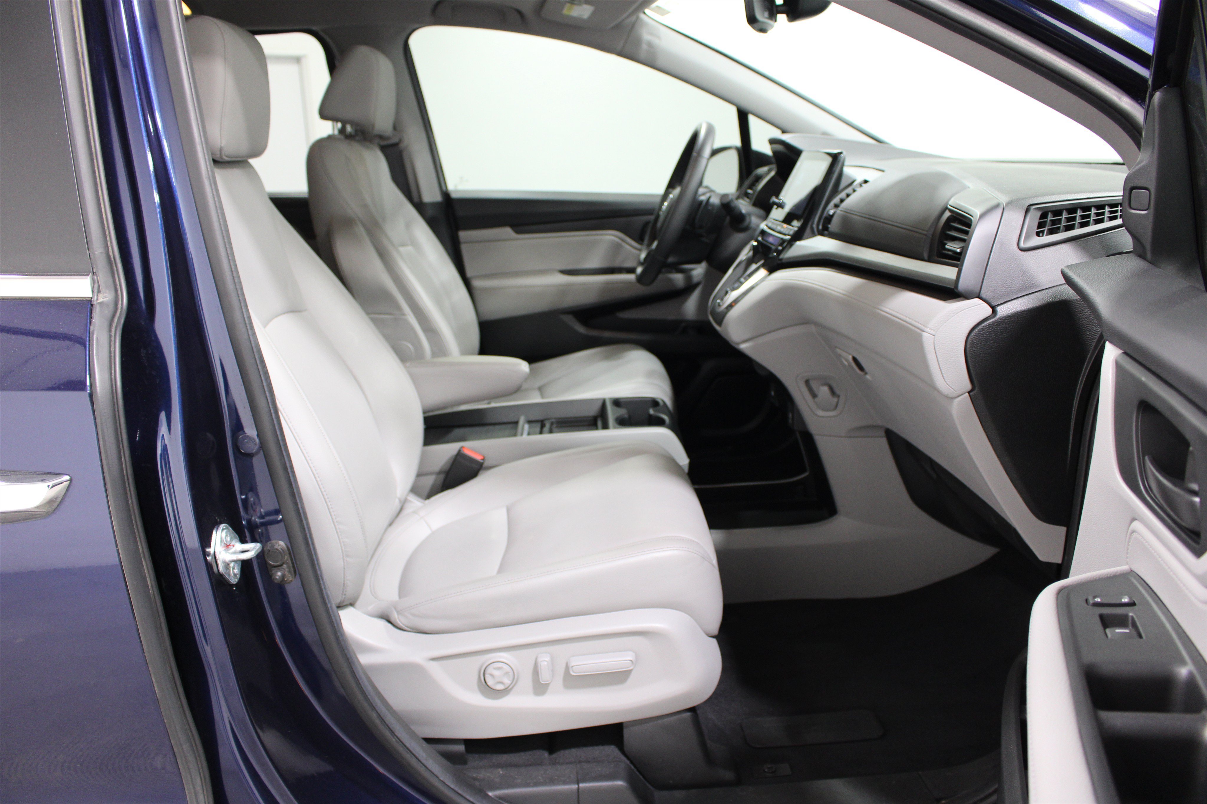 Used 2024 Blue Honda EX-L image 25