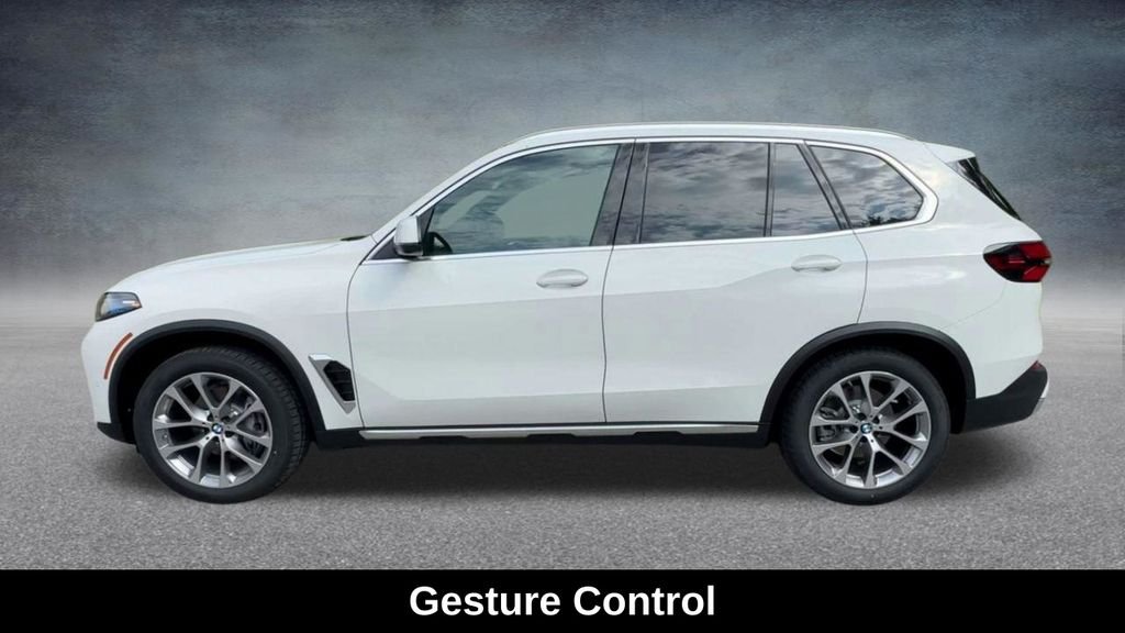 Used 2024 White BMW xDrive40i image 15