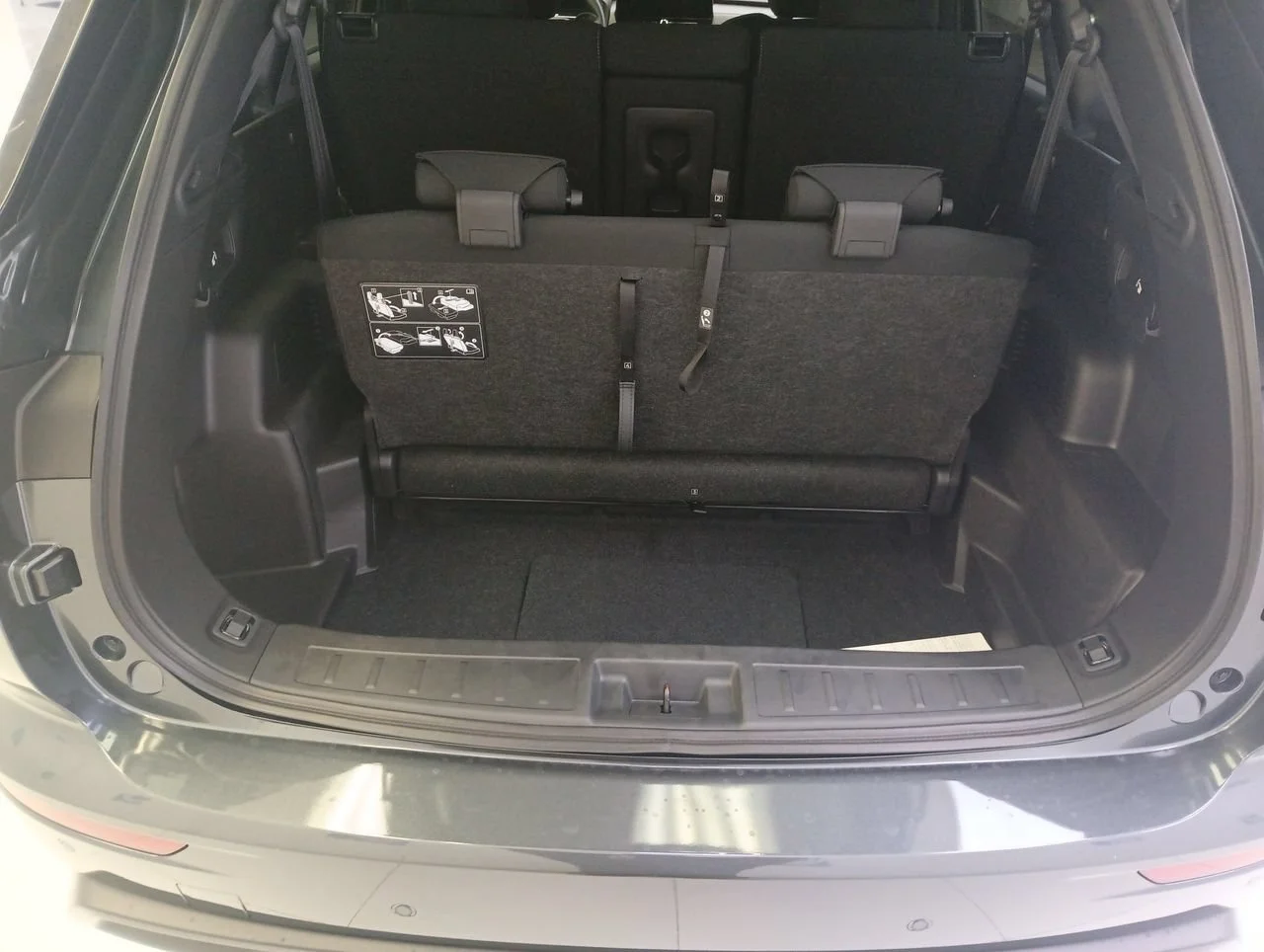 New 2026 Graphite Gray Mitsubishi ES image 29
