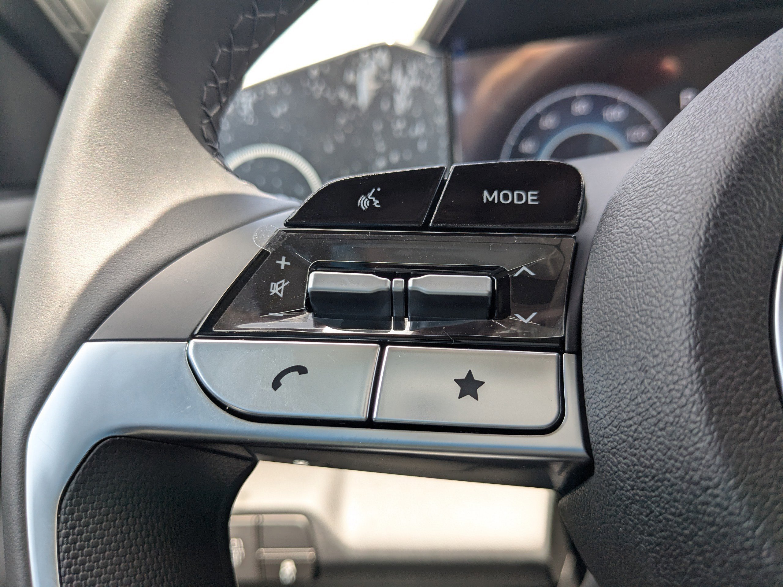 2025 Hyundai Elantra Limited - Photo 19