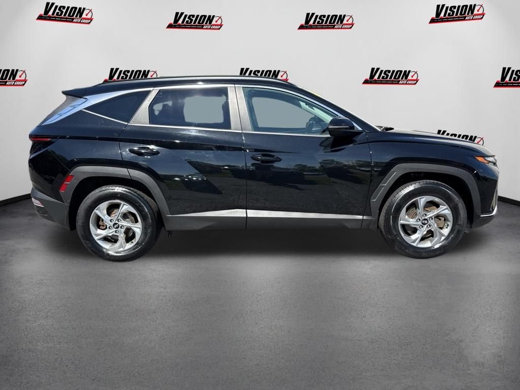 Used 2022 Black Hyundai SEL image 6