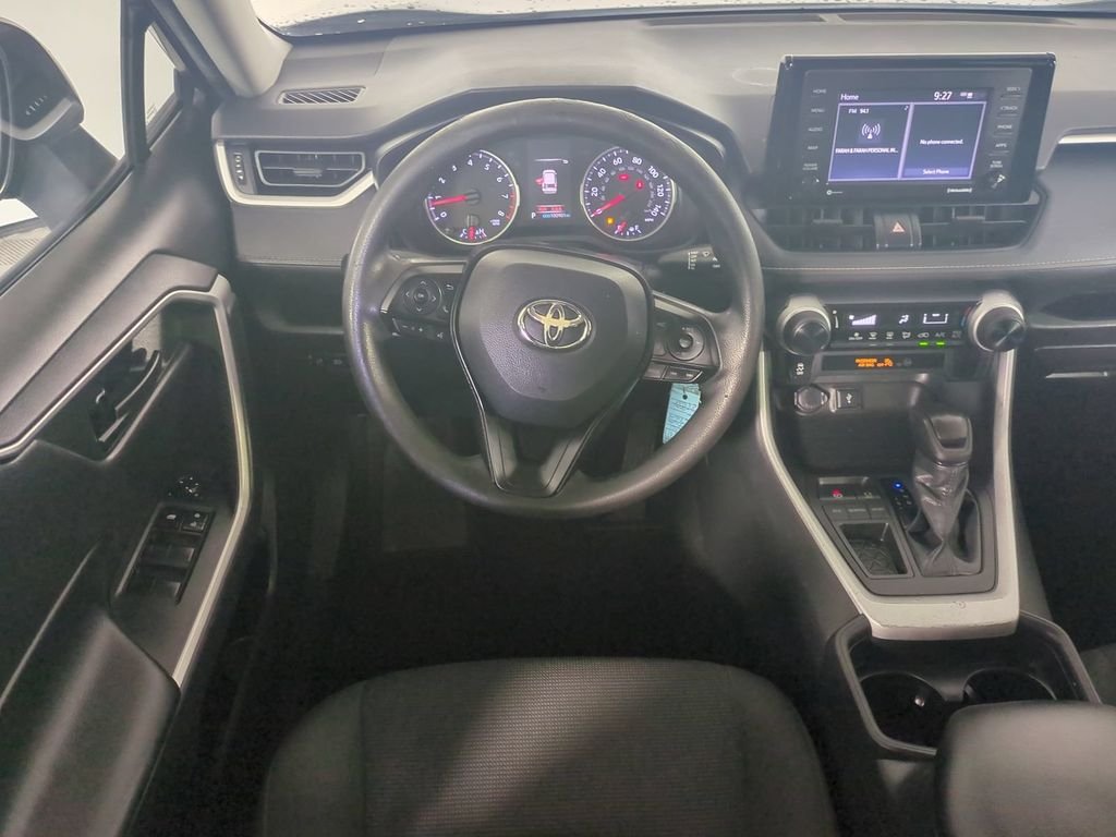 2021 Toyota RAV4 LE - Photo 18