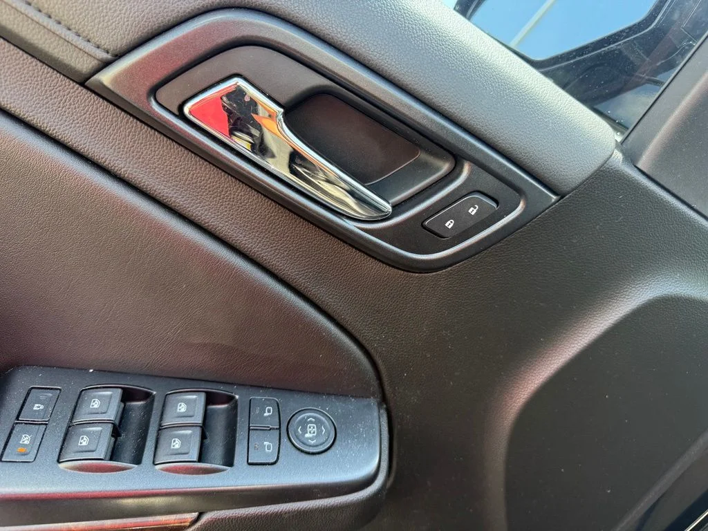 Used 2019 Black Chevrolet LT image 8