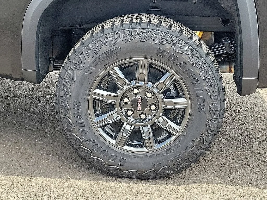 2026 GMC Sierra 1500 AT4X - Photo 10