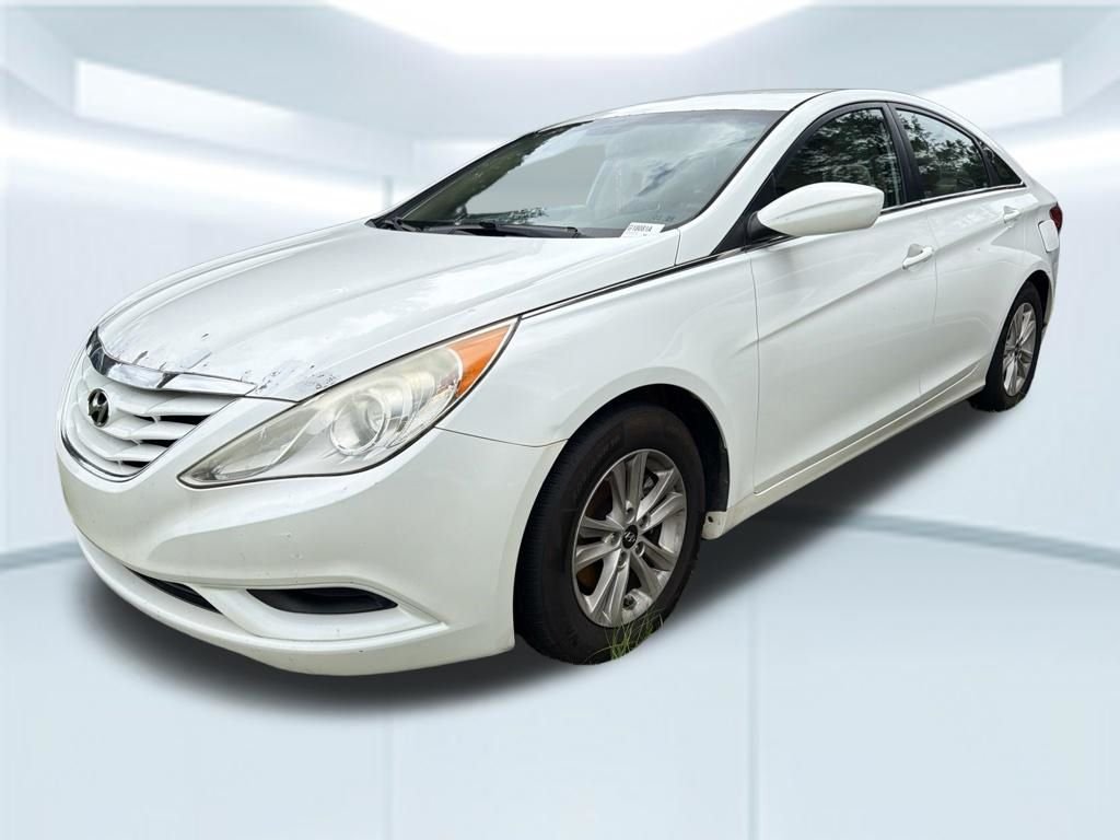 Used 2012 White Hyundai GLS image 4
