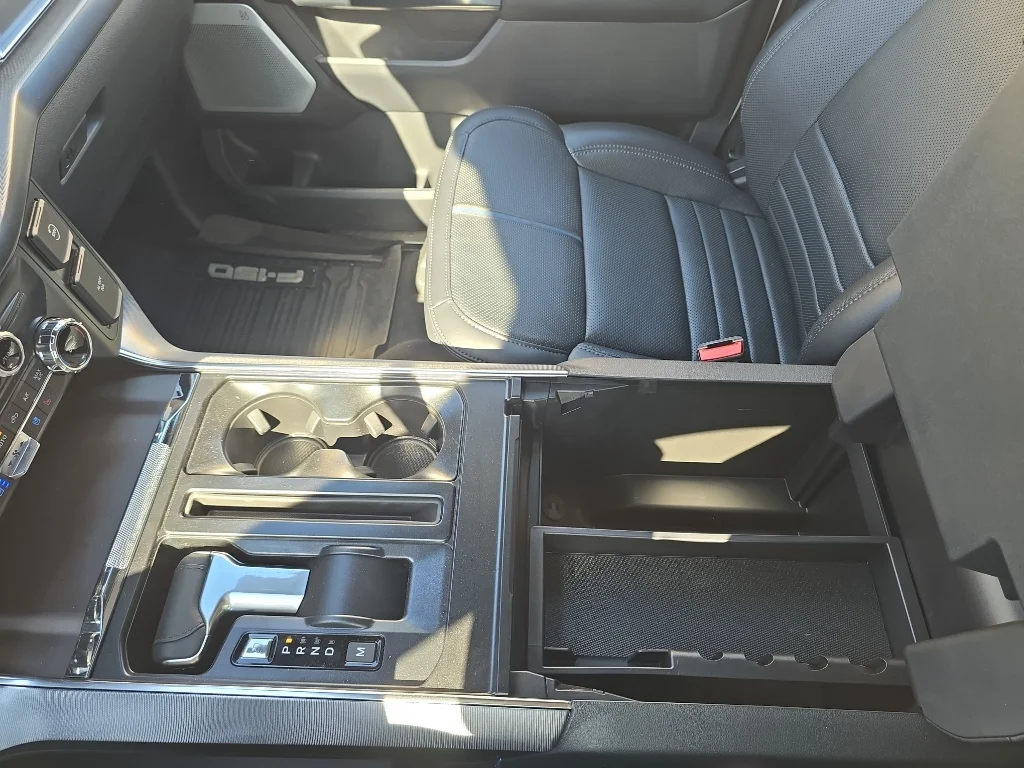 2025 Ford F-150 Platinum - Photo 30