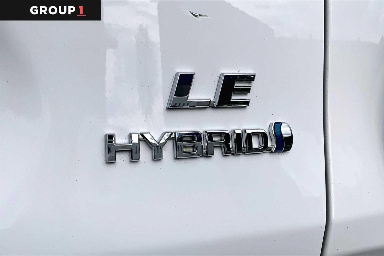 Used 2020 Super White Toyota Hybrid LE image 10