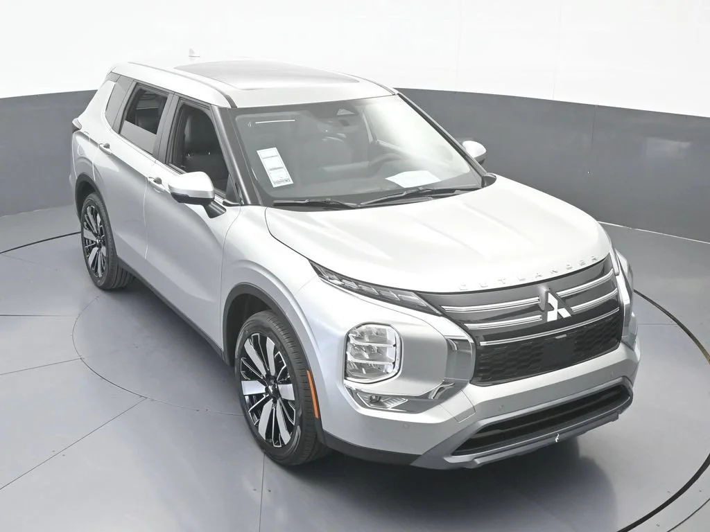 New 2026 Silver Metallic Mitsubishi SE 1.5T 2WD image 57