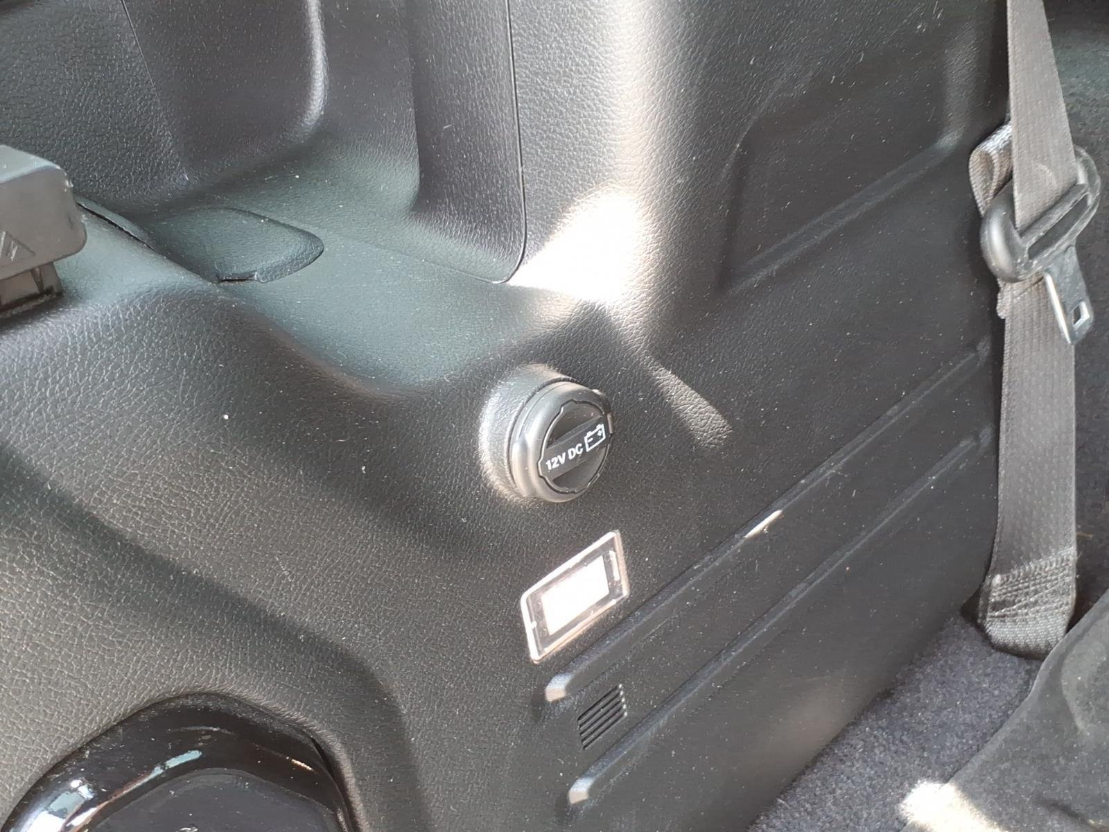 Used 2018 Black Clearcoat Jeep Sport S image 33