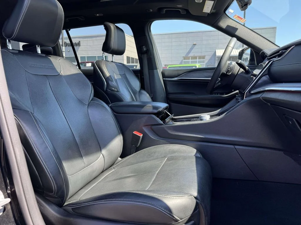 Used 2023 Black Jeep Overland image 15