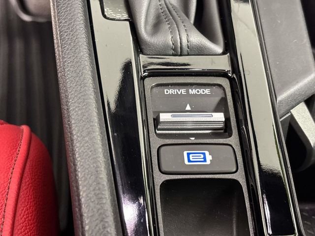 Used 2025 White Honda Sport image 25