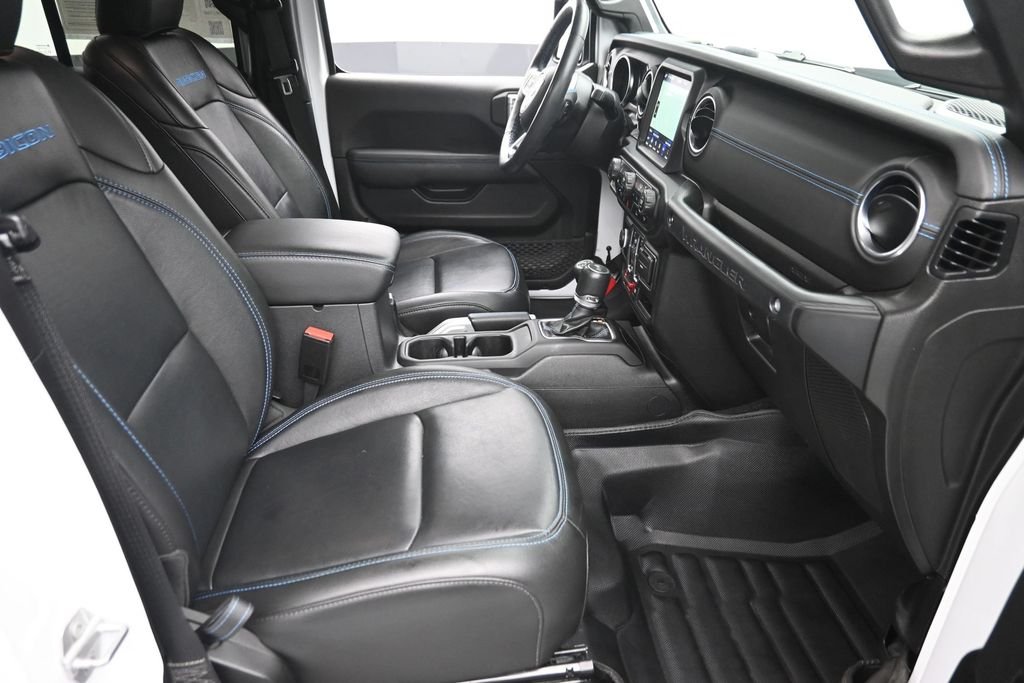 Used 2023 White Jeep Rubicon 4xe image 9