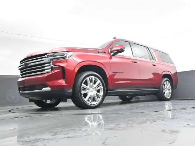 Used 2021 Red Chevrolet High Country image 36
