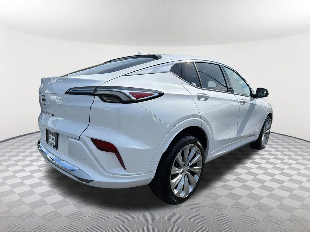 Used 2025 White Buick Avenir image 5