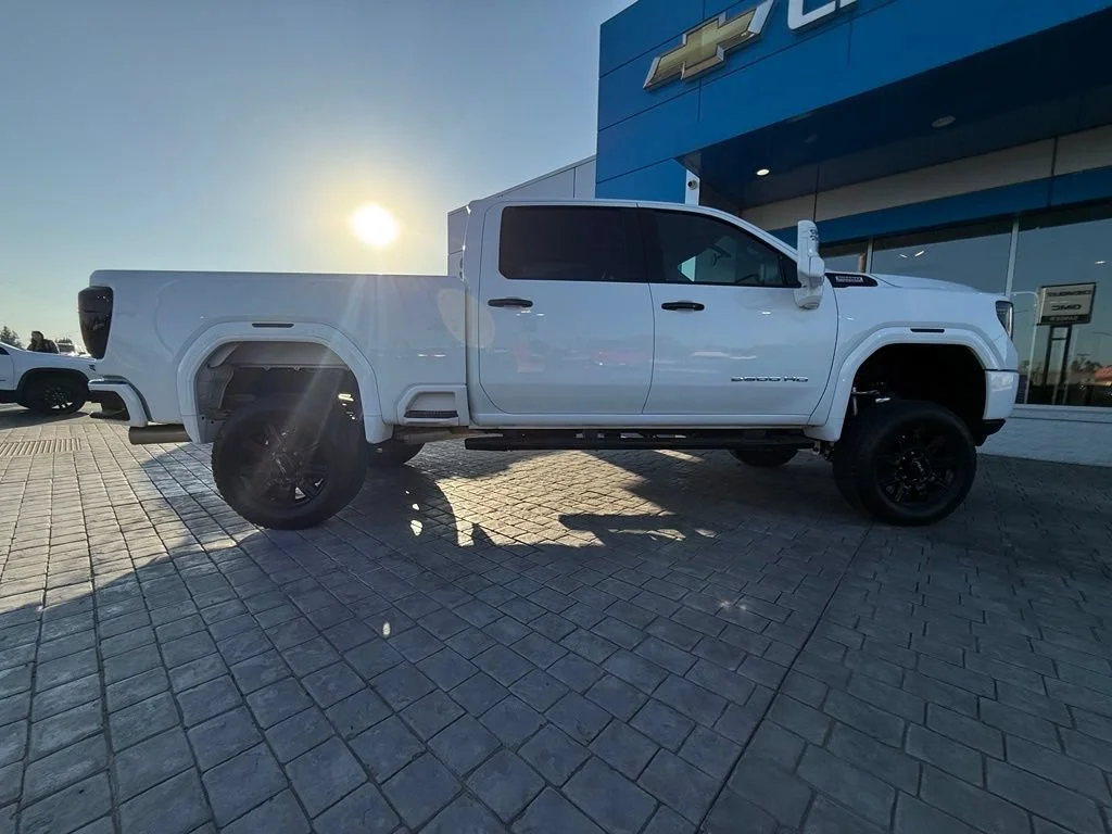 Used 2023 SUMMIT WHITE GMC Pro image 13