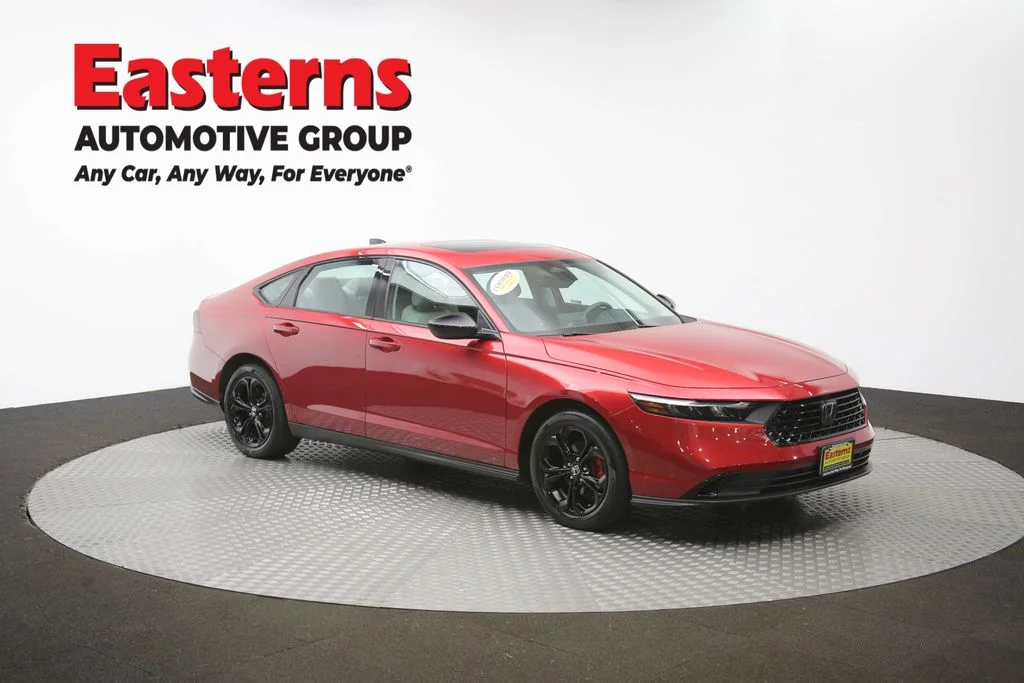 Used 2025 Red Honda SE image 48