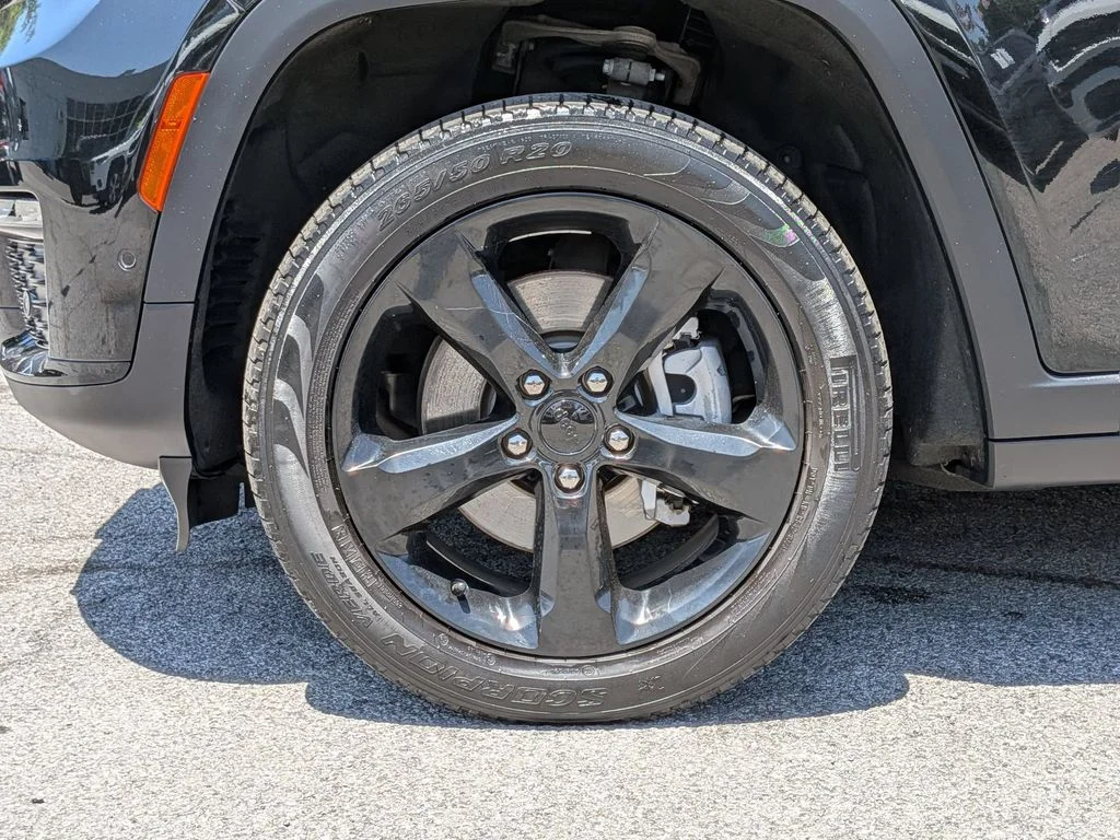 Used 2023 Black Jeep Limited image 32