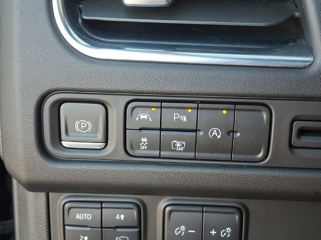 Used 2023 Black Chevrolet RST image 27