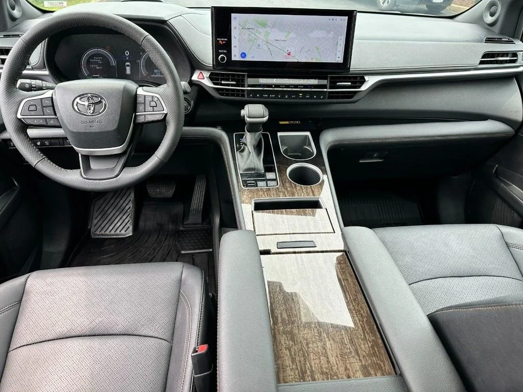 Used 2026  Toyota Platinum image 17