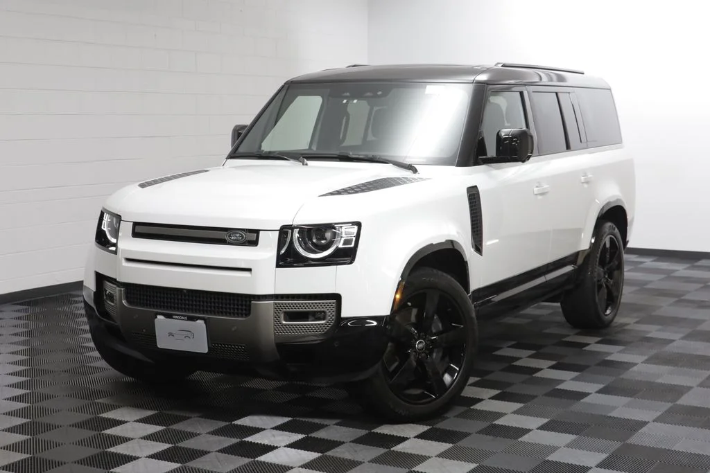 Certified Used 2025 White Land Rover X-Dynamic SE image 1