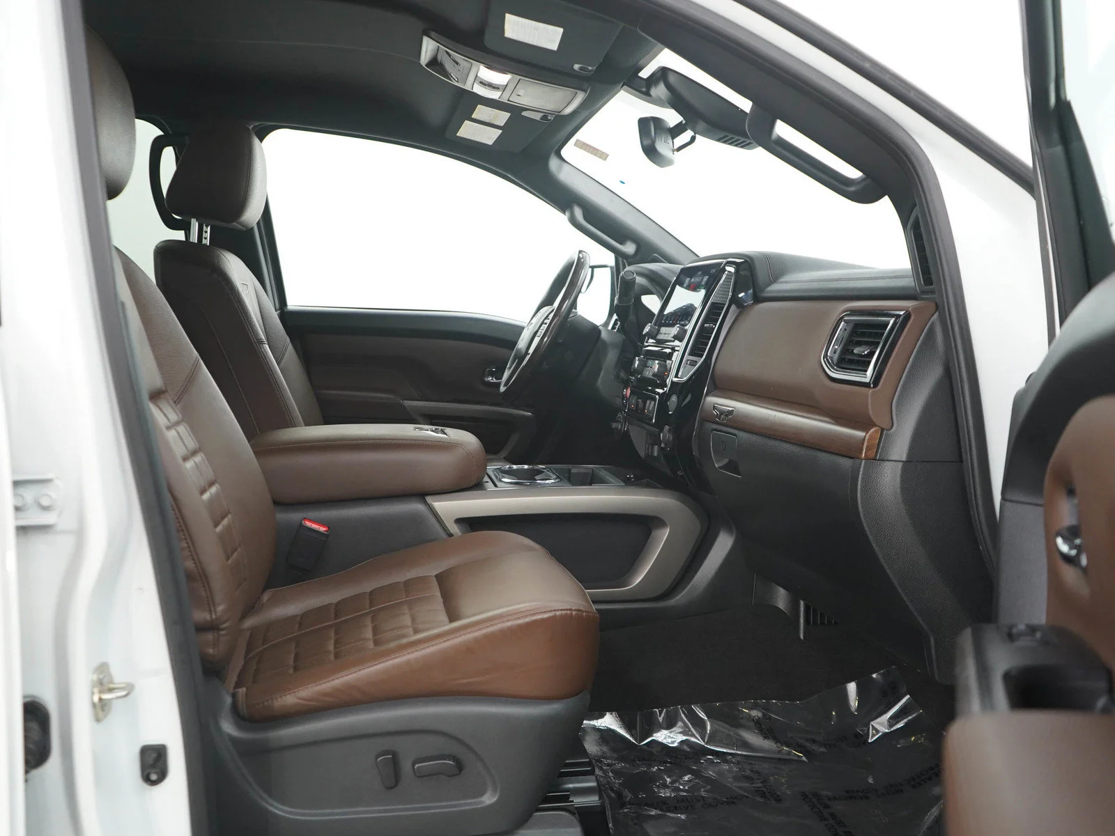 Used 2021 Pearl White Metallic Nissan Platinum Reserve image 11