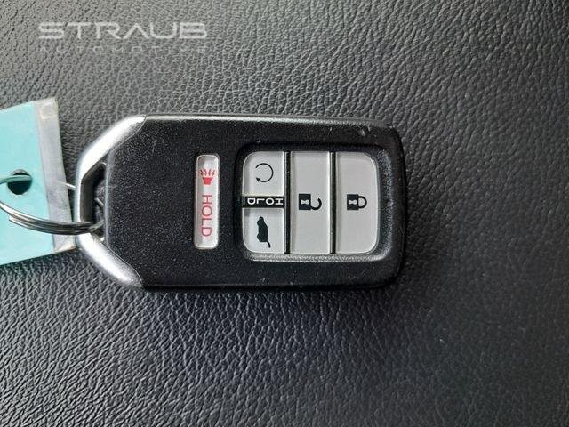 Used 2018  Honda Touring image 10