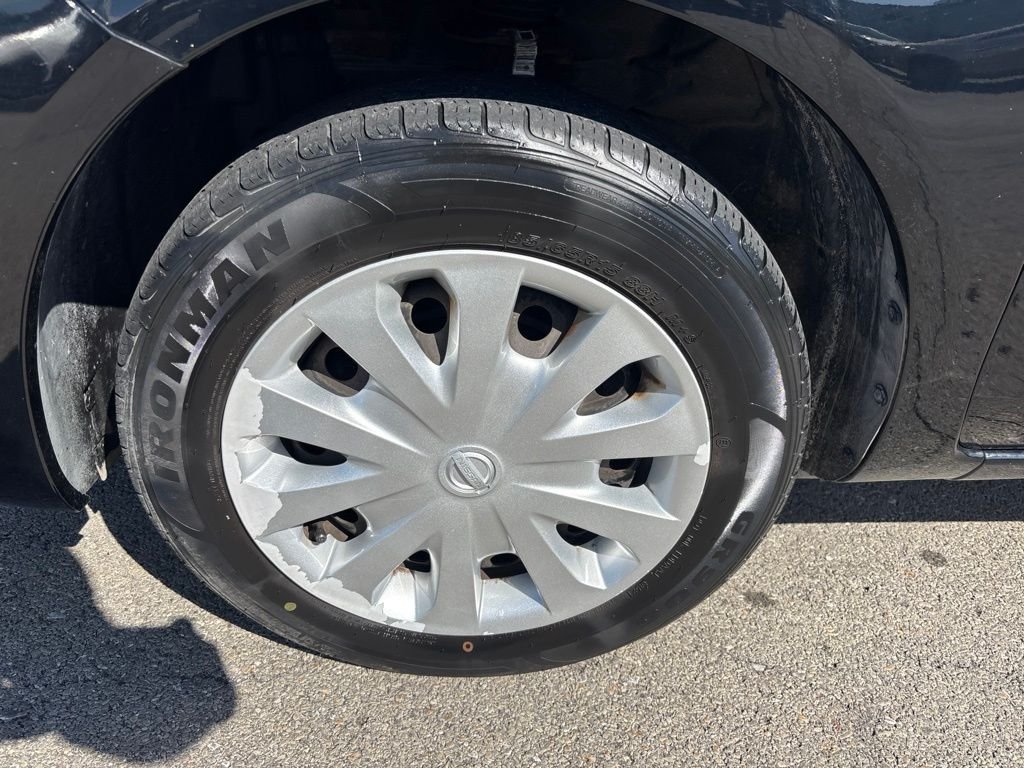 Used 2019 Black Nissan 1.6 SV image 10