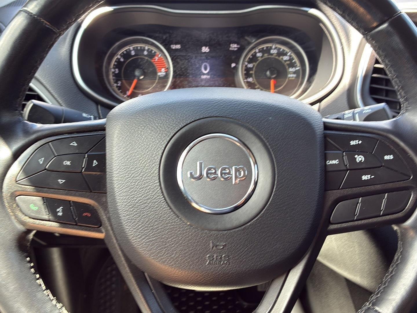 Used 2020 Diamond Black Crystal Pearlcoat Jeep Trailhawk image 33