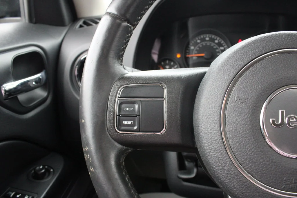 Used 2016 Black Jeep High Altitude image 11