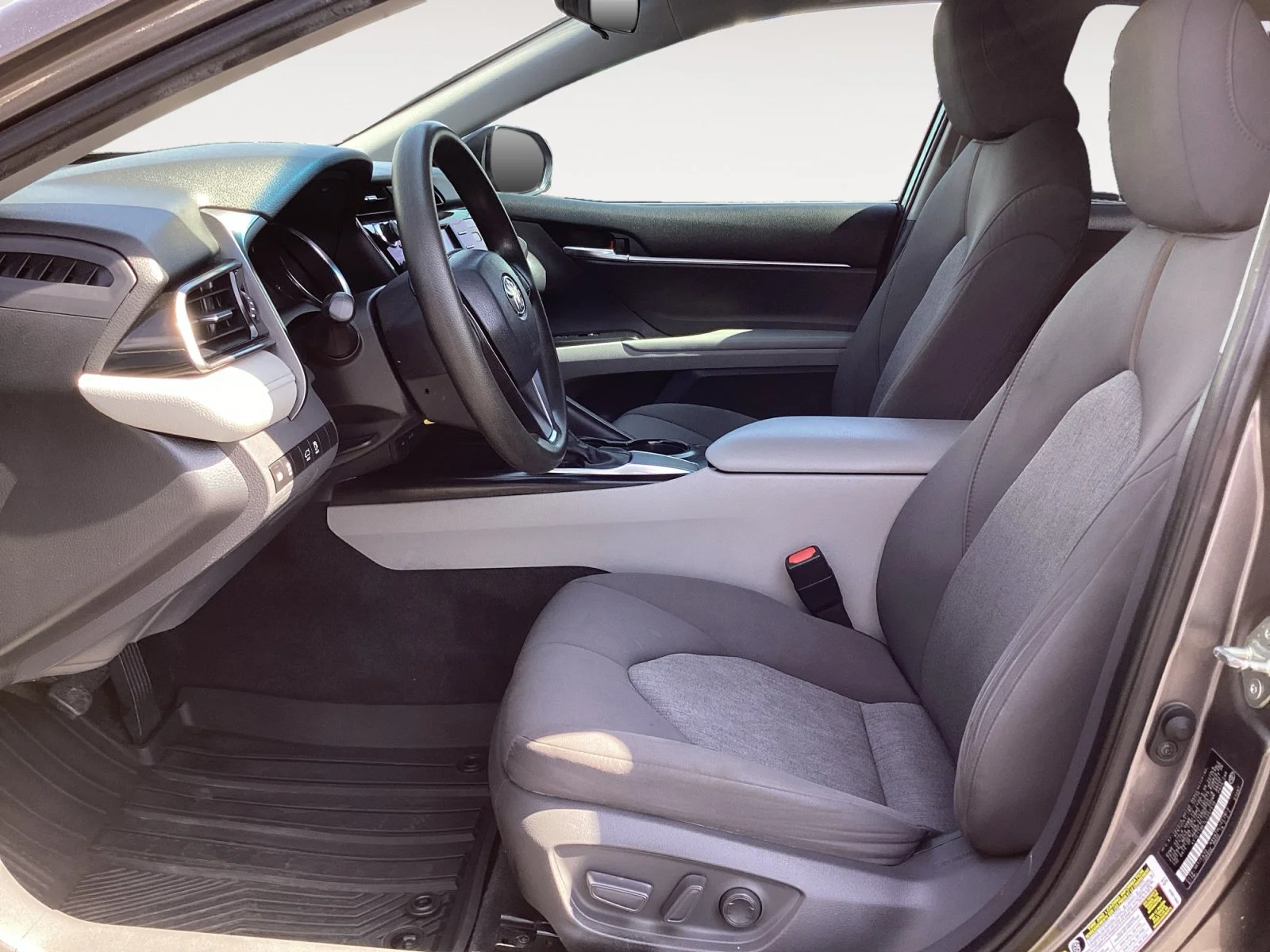 Used 2020 Predawn Gray Mica Toyota LE image 24