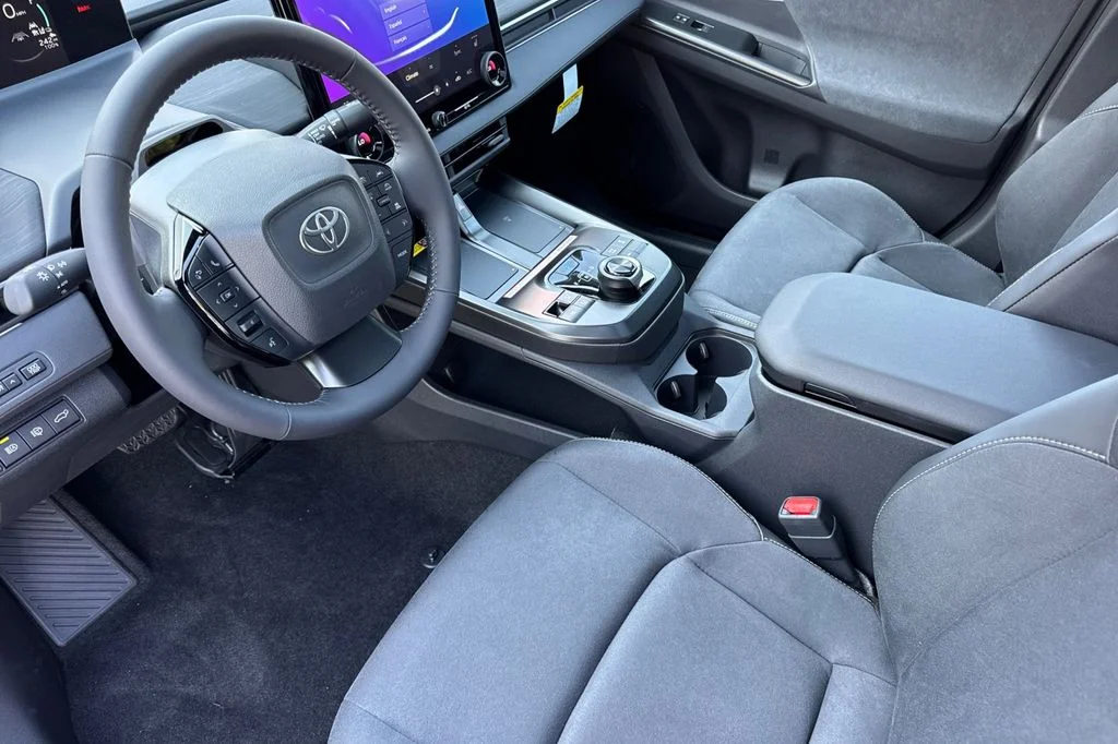 New 2026 Tandoori with Midnight Black Metallic roof <sup>1</sup> Toyota  XSE image 14