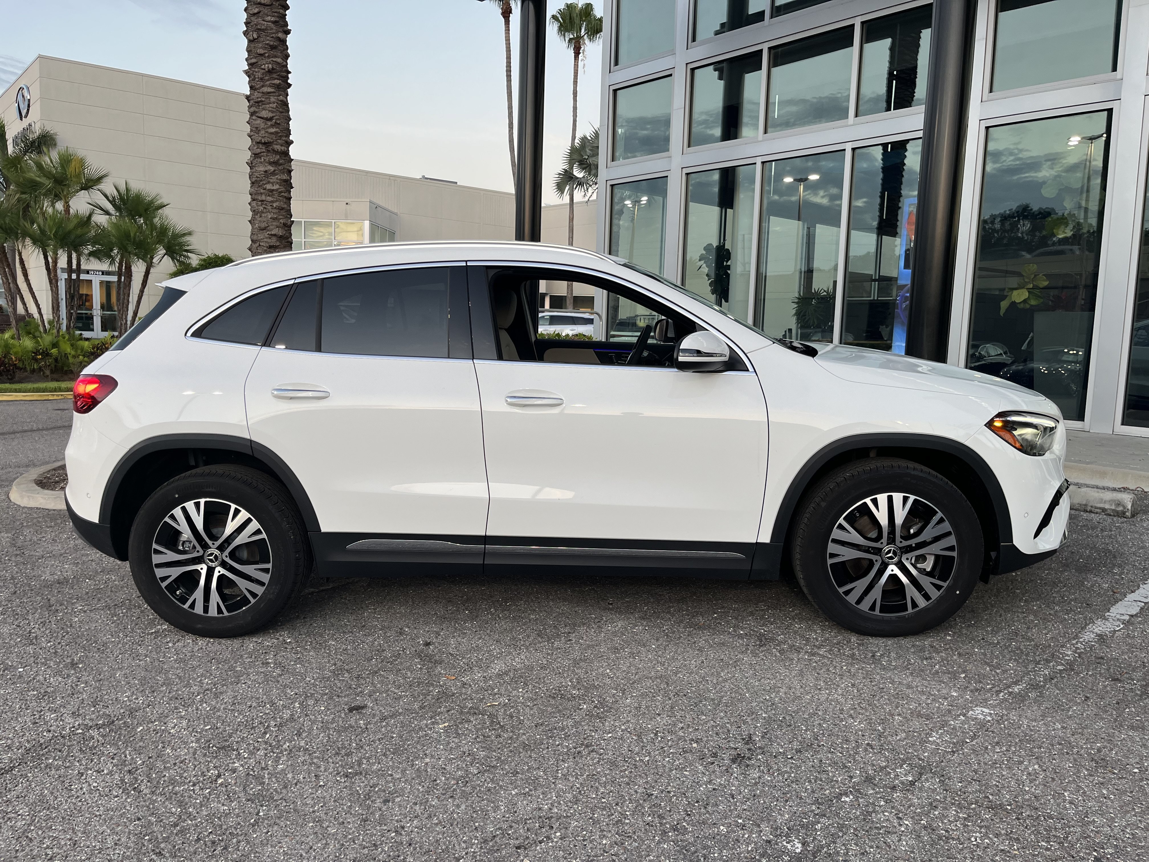 New 2026 Polar White Mercedes-Benz GLA 250 image 8