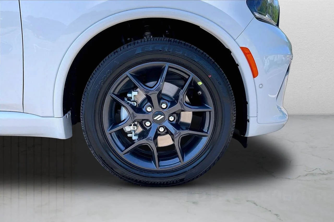 New 2026 White Knuckle Clear-Coat Exterior Paint Dodge GT HEMI V8 image 34
