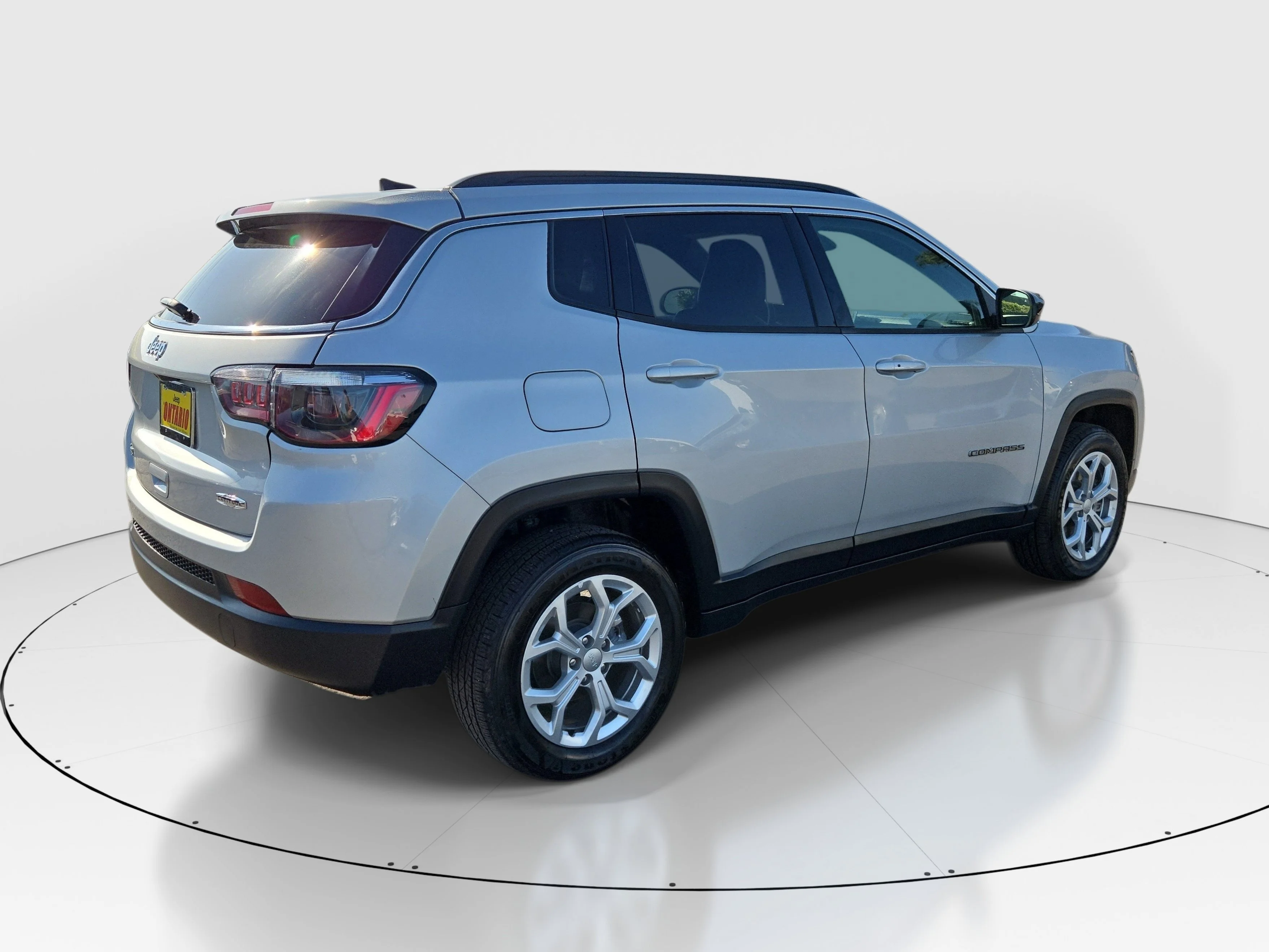 Certified Used 2024 Silver Jeep Latitude image 4