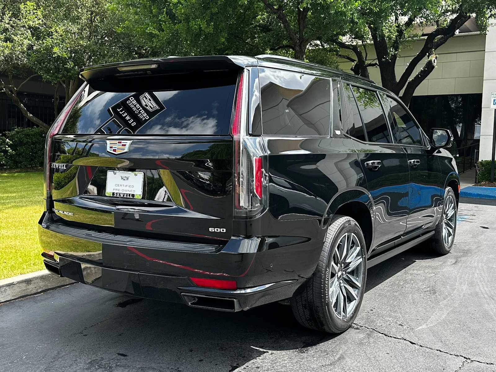 Certified Used 2024 Black Raven Cadillac Sport Platinum image 4