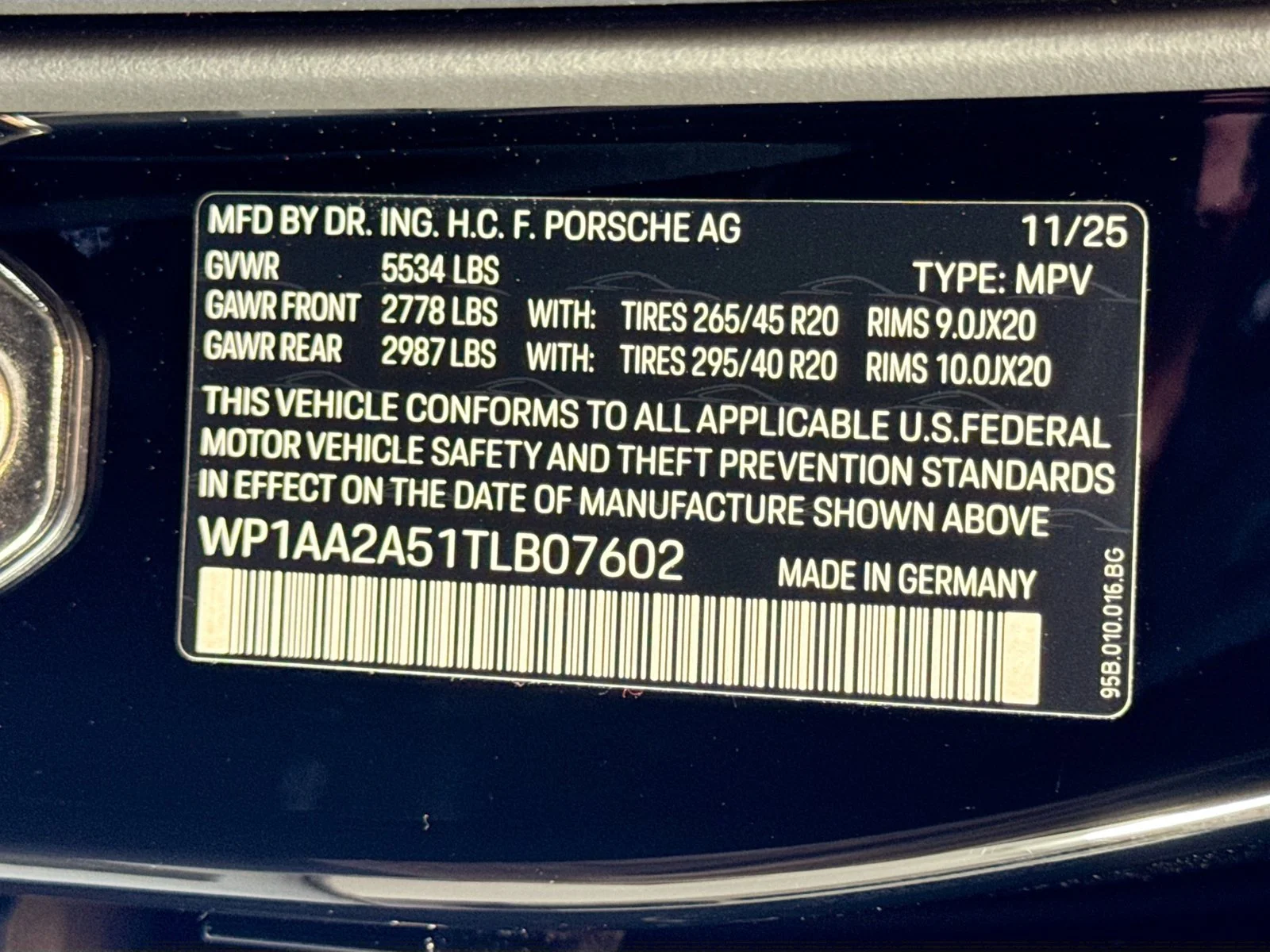 2026 Porsche Macan T - Photo 26