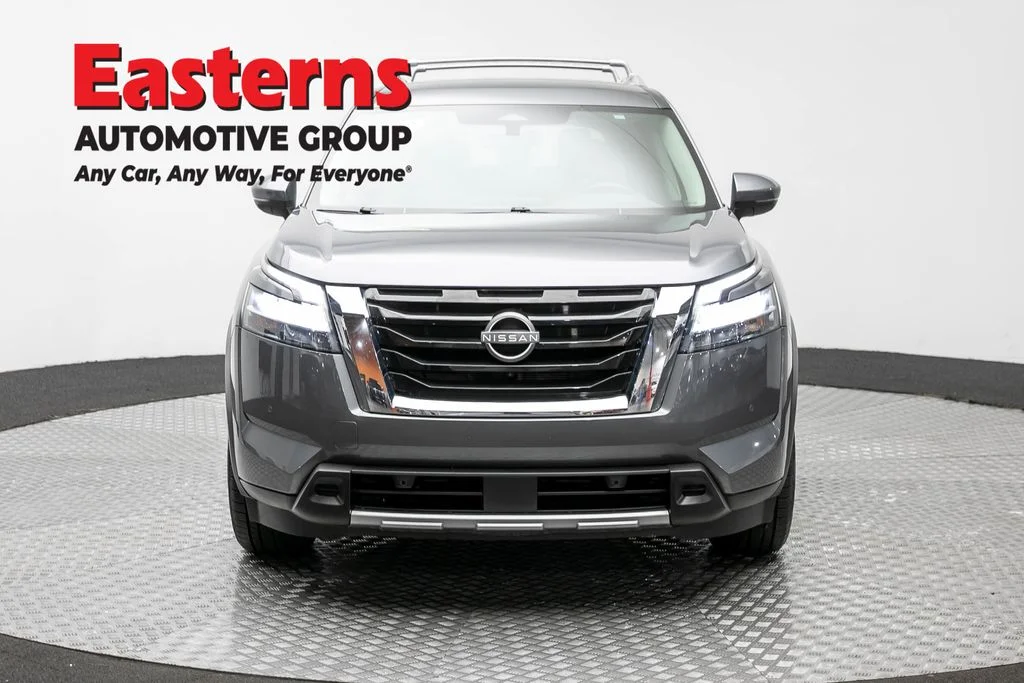 Used 2023 Gray Nissan SL image 2