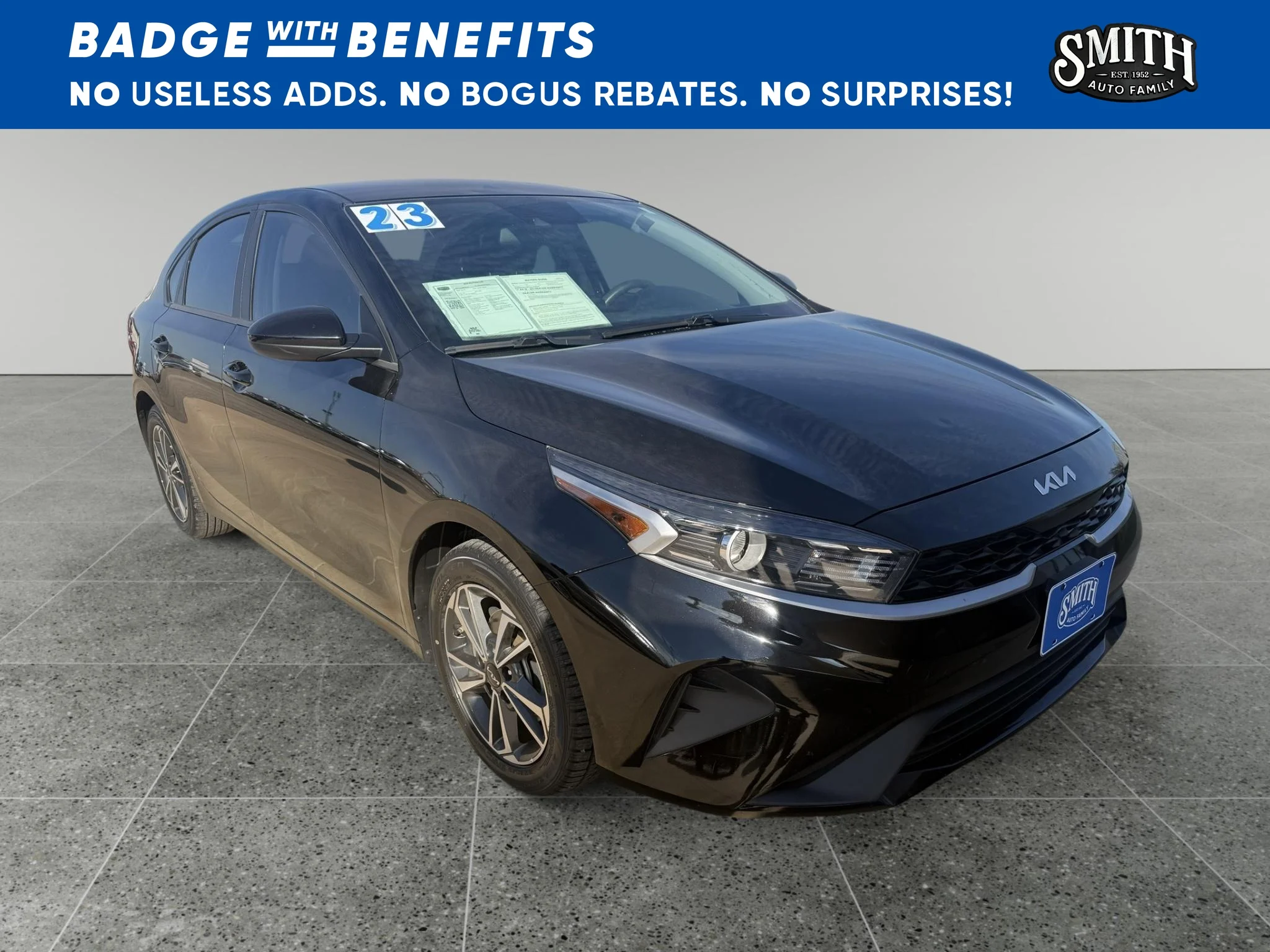 Used 2023 Aurora Black Kia LXS image 3
